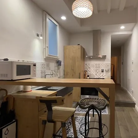 Daire Dandelion Flat